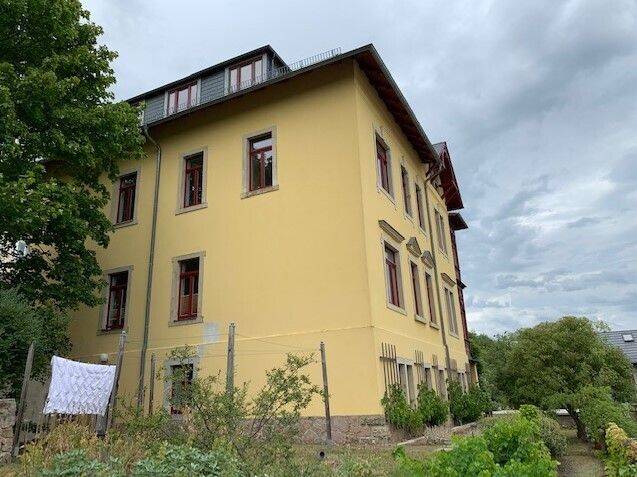 Einziehen und Wohlfühlen: Charmante Singlewohnung mit Einbauküche in erstklassiger Wohnlage, 1445 Radebeul