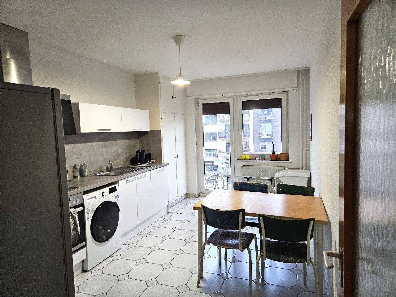 Meerfeldstraße! Helle 3 ZKB im Lindenhof mit großem Balkon und Einbauküche sucht Mieter, 68163 Mannheim (Fabrikstation Lindenhof Neuhermsheim Neuostheim)