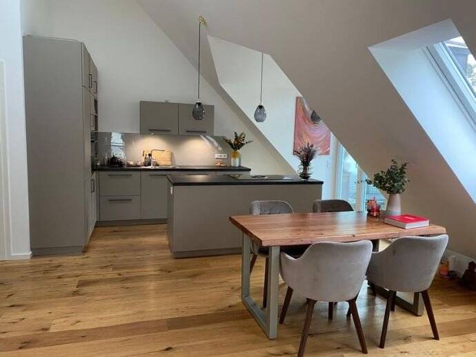 Traum Wohnung in Solln mit Einbauküche und 2 Balkonen!, 81479 München (Thalk. Obersendl.-Forsten-Fürstenr.-Solln)