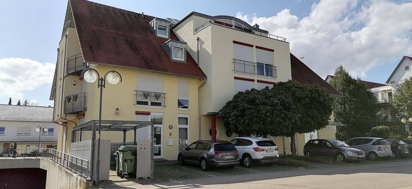 Gepflegte 2-Zimmer-Wohnung mit EBK & TG Stellplatz