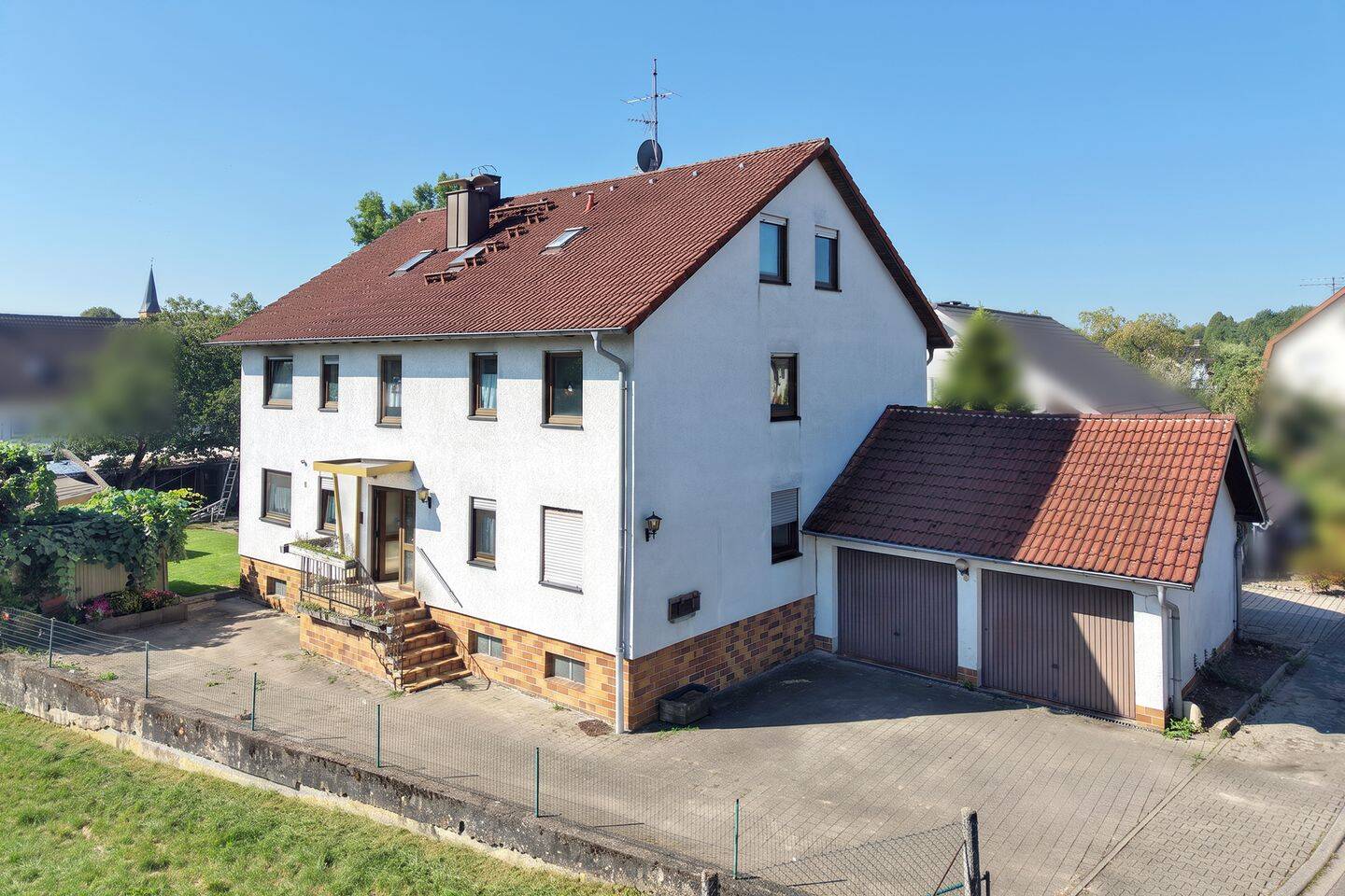 Investoren und große Familien aufgepasst: 2 Wohnungen in 3-Familien-Haus mit herrlich großem Garten, 77836 Rheinmünster
