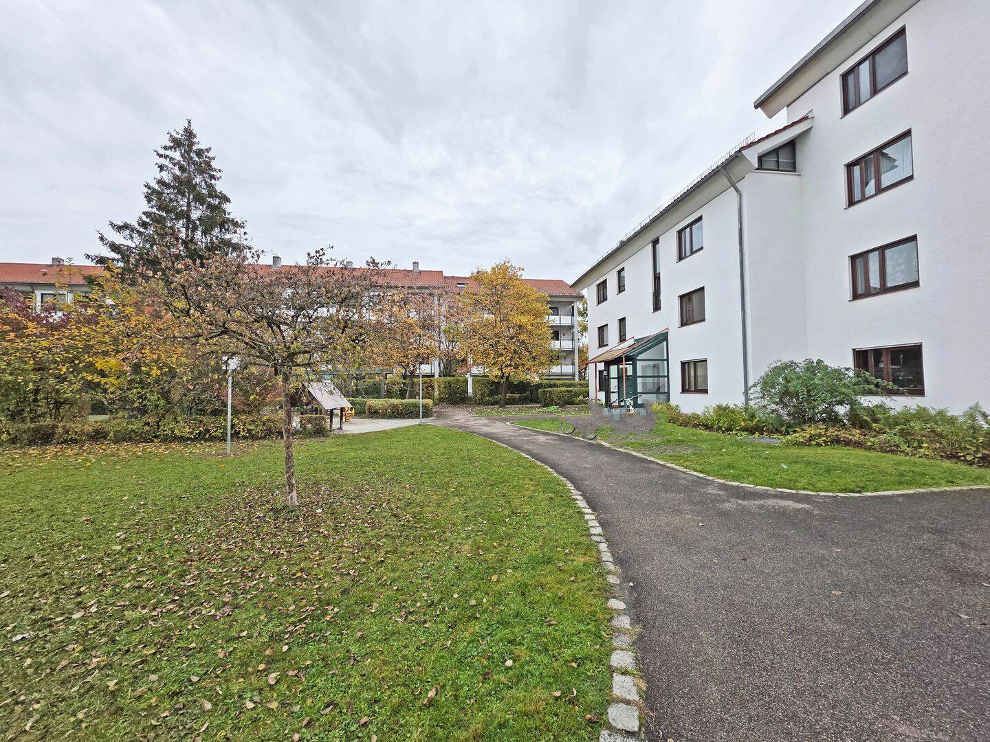 Gemütliche 3-Zimmerwohnung in S-Bahnhofnähe mit Süd-Balkon…., 82008 Unterhaching