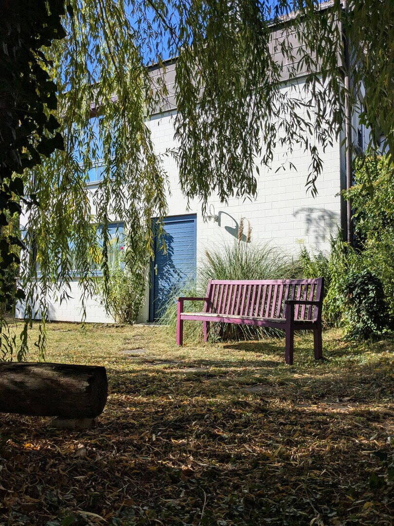 Großzügiges Reihenendhaus mit Einliegerwohnung, Garten, Kamin & Sauna, 97209 Veitshöchheim