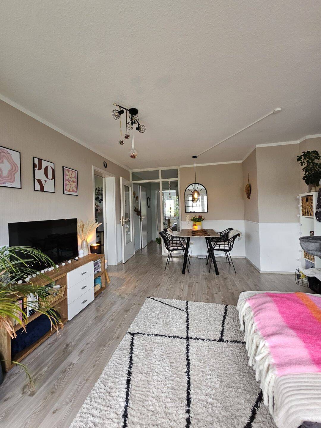 Moderne 2-Zimmer-Wohnung mit Balkon in Großkrotzenburg, 63538 Großkrotzenburg