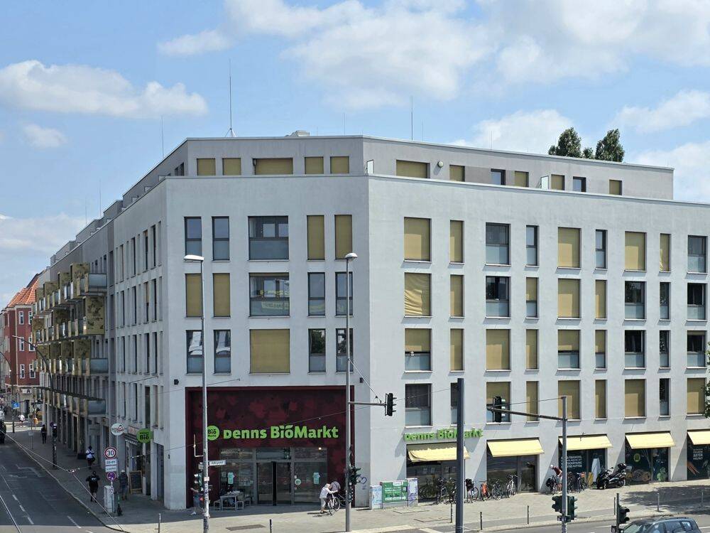 2-Zimmer-Wohnung in Berlin: Aufzug und Blick zum WISTA
