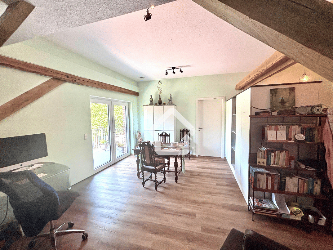 Charmante Dachgeschosswohnung mit modernem Wohnkomfort und historischem Flair, 49811 Lingen (Ems)