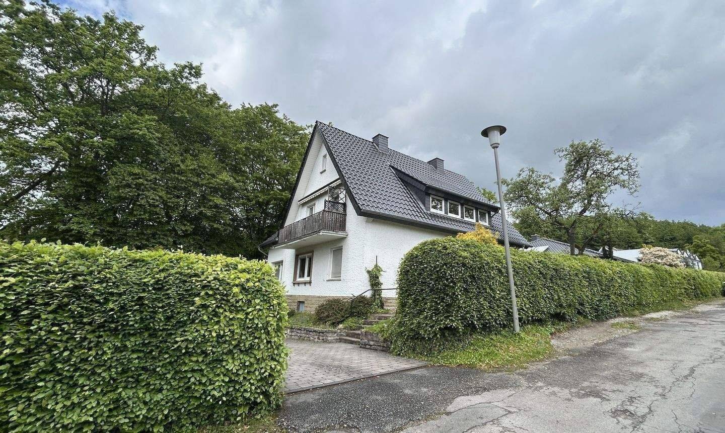 Zweifamilienhaus mit zusätzlichem Baupotenzial am Stadtwald, 32791 Lage