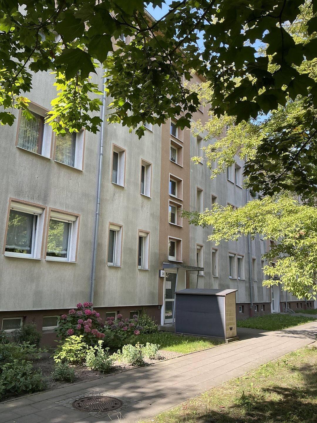 Sanierte 3-Raumwohnung im 3. Obergeschoss zum Einzug bereit !, 6766 Bitterfeld-Wolfen