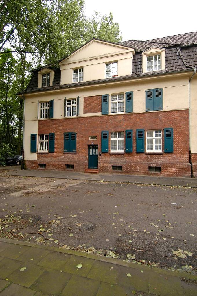Demnächst frei! 5-Zimmer-Wohnung in Duisburg Hüttenheim, 47259 Duisburg (Huckingen Hüttenheim Mündelheim Ungelsheim Wanheim-Angerhausen)