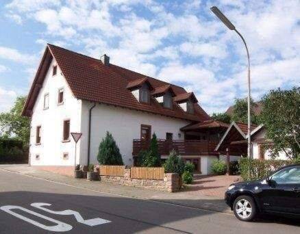 Großzügiges, gepflegtes EFH zur Miete in Ramstein: 8 Zimmer, 2 Bäder, Wfl. ca. 197m², Nutzfläche ca. 74m², 66877 Ramstein-Miesenbach
