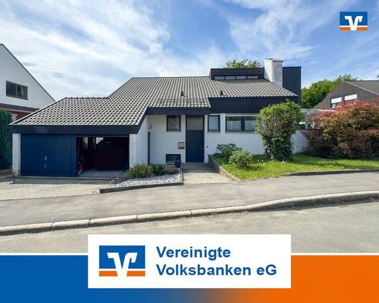 Einfamilienhaus mit Einliegerwohnung /Terrasse auf großem Grundstück sucht Familie ., 72766 Reutlingen