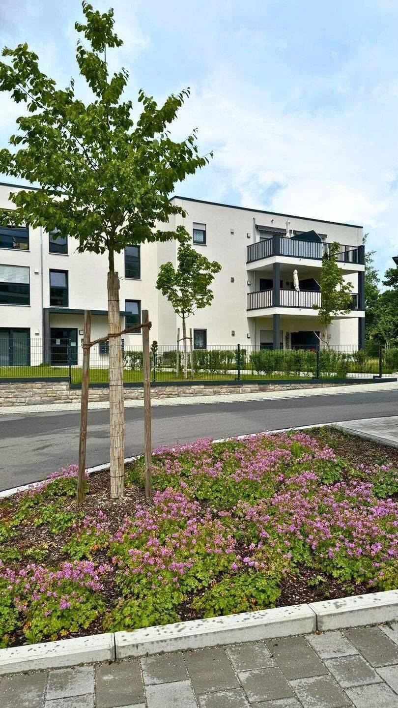 Hochwertige Eigentumswohnung in 93133 Burglengenfeld, teilmöbliert mit Südwest Balkon, 93133 Burglengenfeld