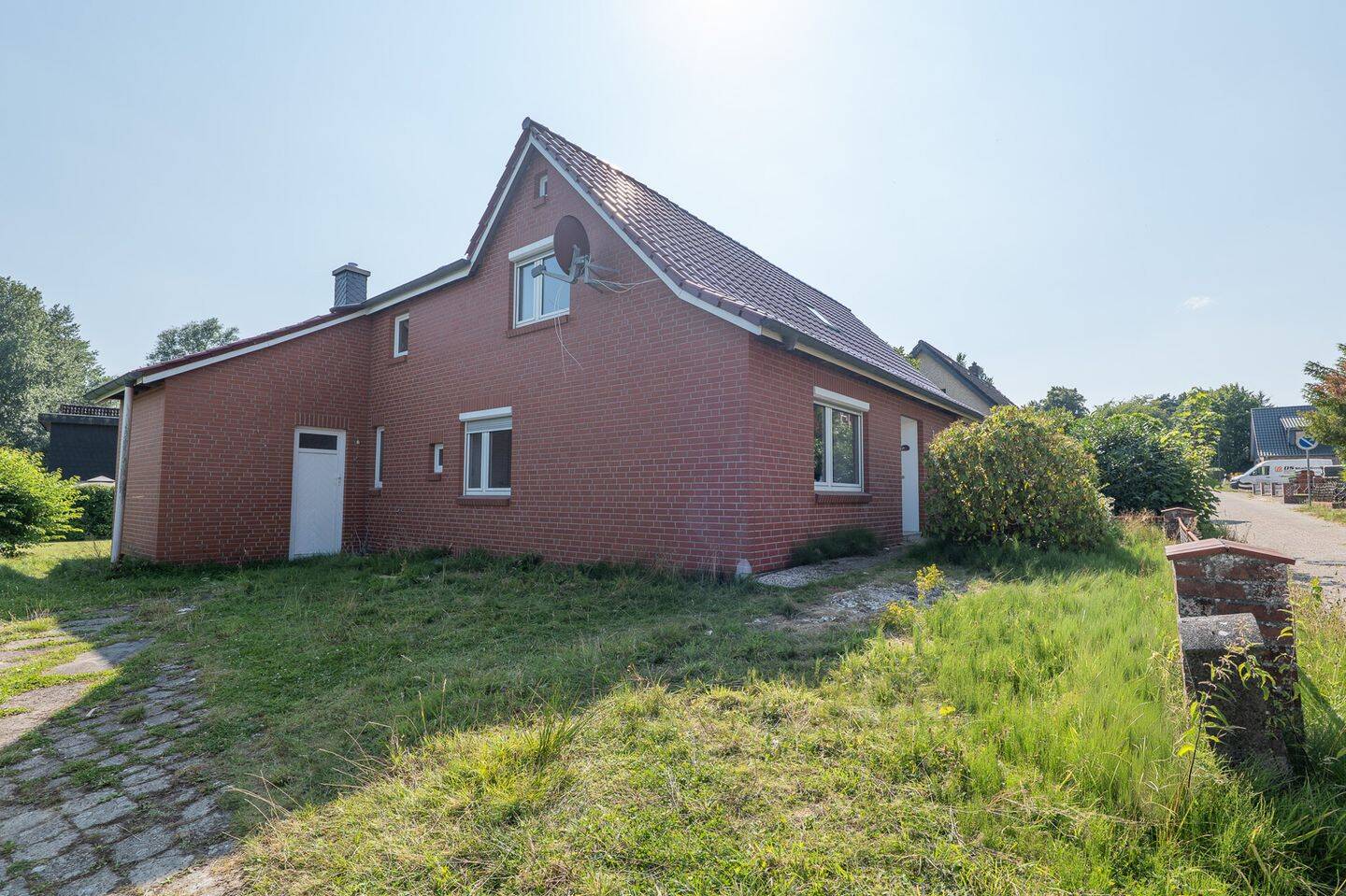 Frisch renoviert einziehen! Einfamilienhaus mit großem Garten in Hemmoor-, 21745 Hemmoor