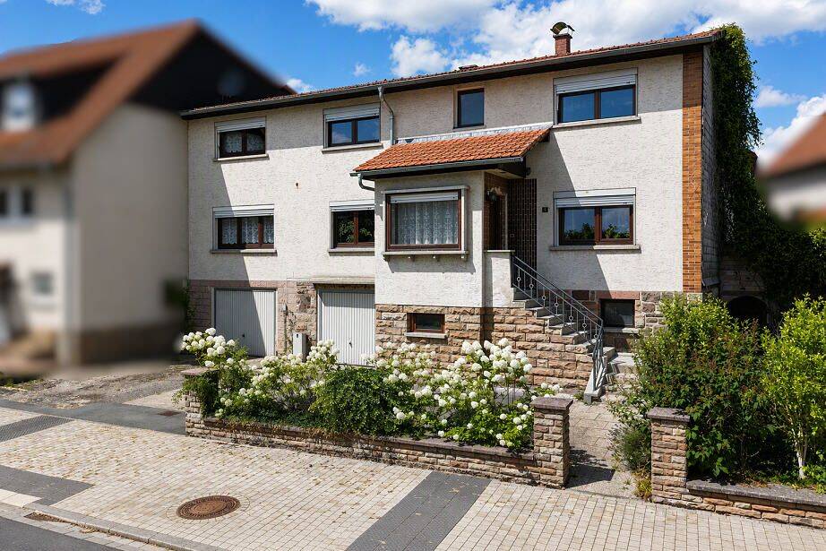 Ihr neues Zuhause mit Potenzial: Großzügiges Wohnhaus in Frankenberg-Haubern mit vielfältigen Nutzungsmöglichkeiten, 35066 Frankenberg (Eder)
