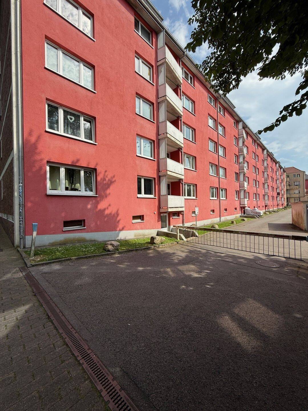 3 Zimmer mit Balkon zentral in Husum, 25813 Husum