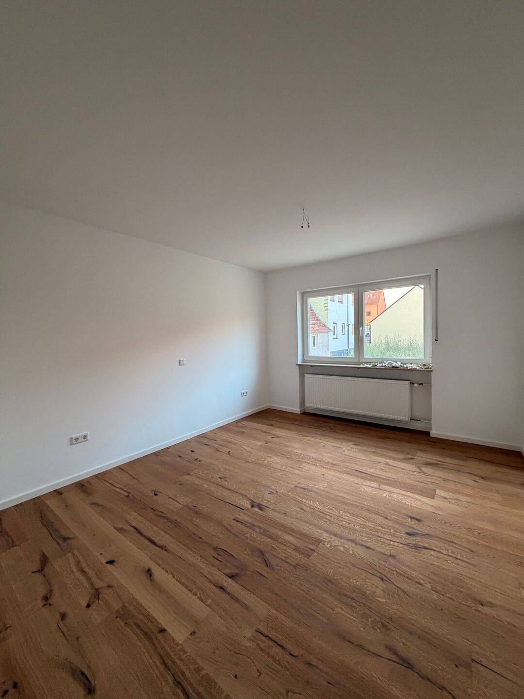 Moderne 3-Zimmer-Wohnung mit Balkon in Markt Erlbach, 91459 Markt Erlbach