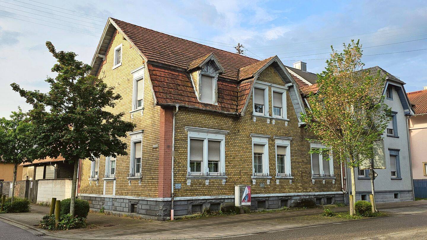 911qm Grundstück! Großes EFH-Haus mit Nebengebäude und Bauland!, 76676 Graben-Neudorf