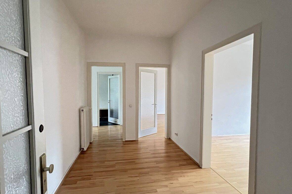 Charmante Altbau-Perle! Helle 2½-R.-Dachgeschoss-Wohnung OHNE BALKON In Rüttenscheid, 45130 Essen (Rüttenscheid Südviertel)
