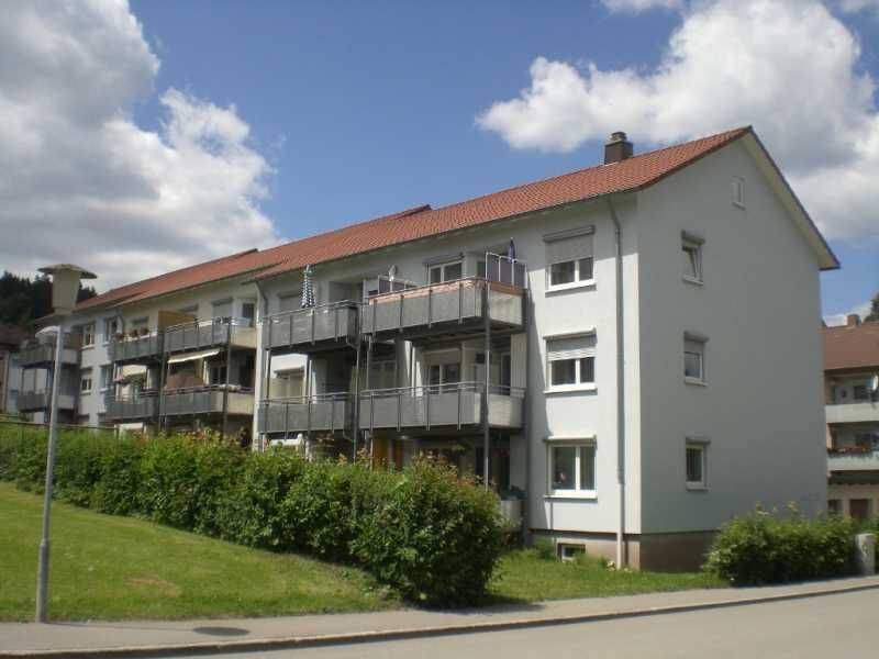 Freundlich, gepflegt und gut geschnitten: 3-Zimmerwohnung mit Balkon im Erdgeschoss in Tuttlingen, 78532 Tuttlingen