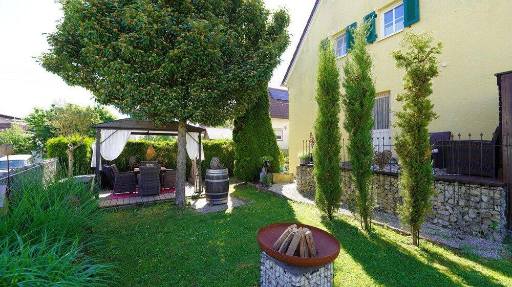 Ein Haus zum Verlieben im toskanischen Sti, liebevoll angelegtem Garten, großer Garage u.v.m.!, 74206 Bad Wimpfen