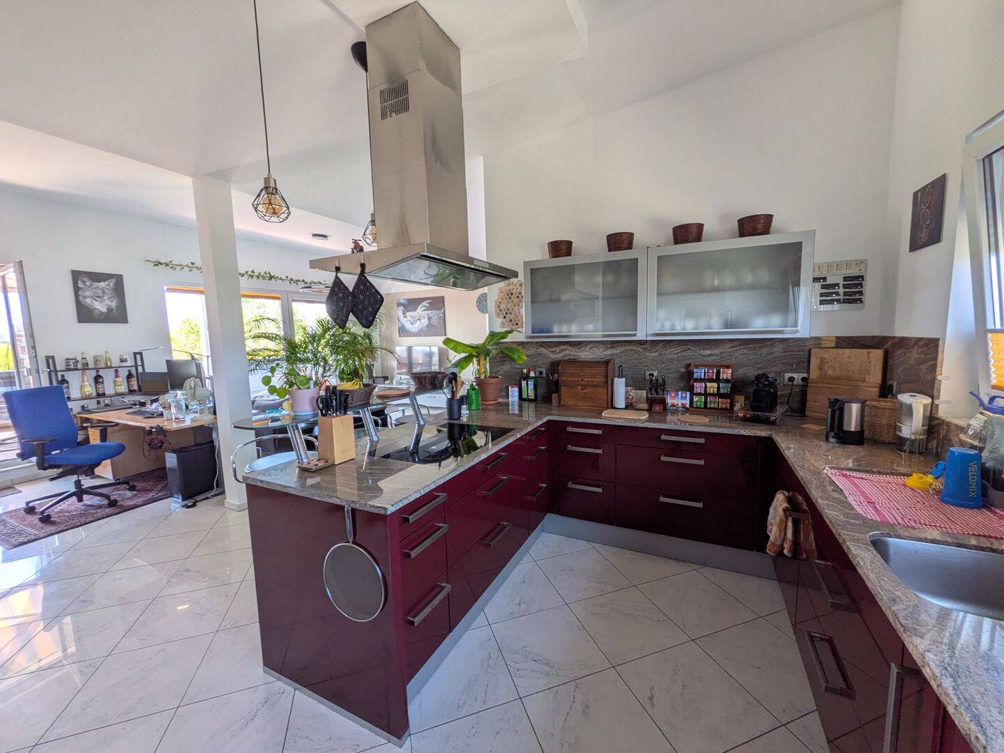 Luxuriöse Dachgeschosswohnung mit großzügiger Dachterrasse & Kaminofen & Panoramablick in Erlangen, 91052 Erlangen (Anger Erlangen-Ost Erlangen-Süd Innenstadt)