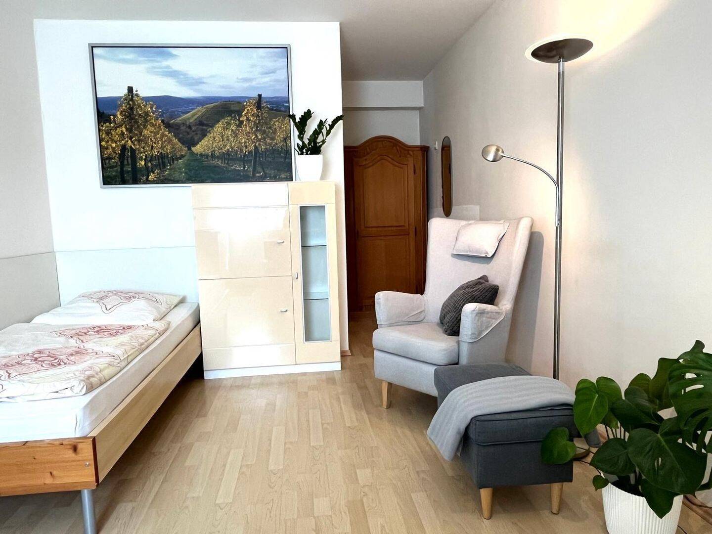 möblierte 1-Zimmerwohnung in Leonberg, löffelfertig sofort zum Übernachten, 71229 Leonberg