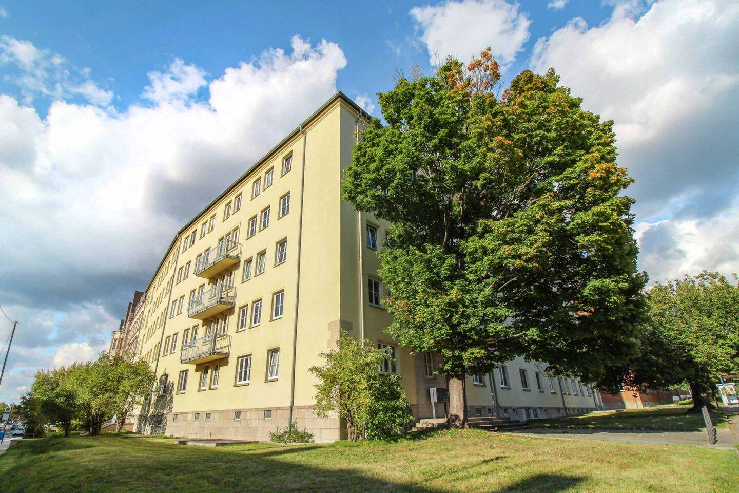 *Uninähe* vermietetes 1-Zi.-Apartment mit Balkon, Tageslichtbad im Lutherviertel, 9126 Chemnitz (Altchemnitz Bernsdorf Gablenz Lutherviertel Sonnenberg)