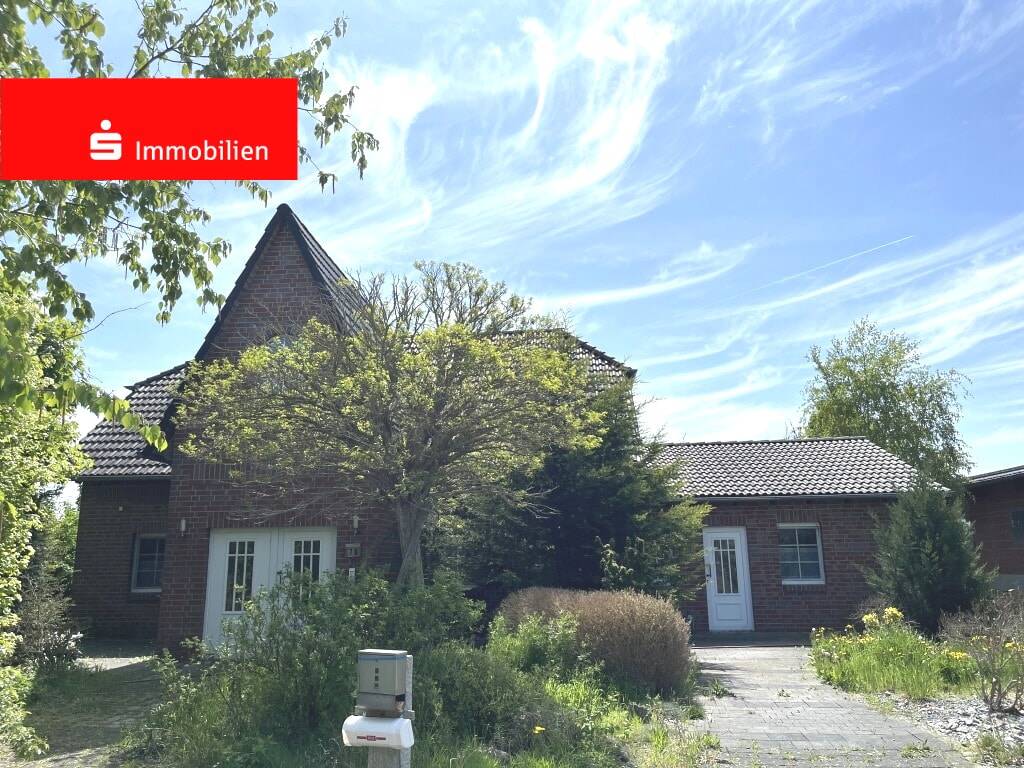 Jetzt oder Nie! Modernes Wohnhaus mit Appartement, Reitanlagen und großzügigem Grundstück!, 34582 Borken (Hessen)