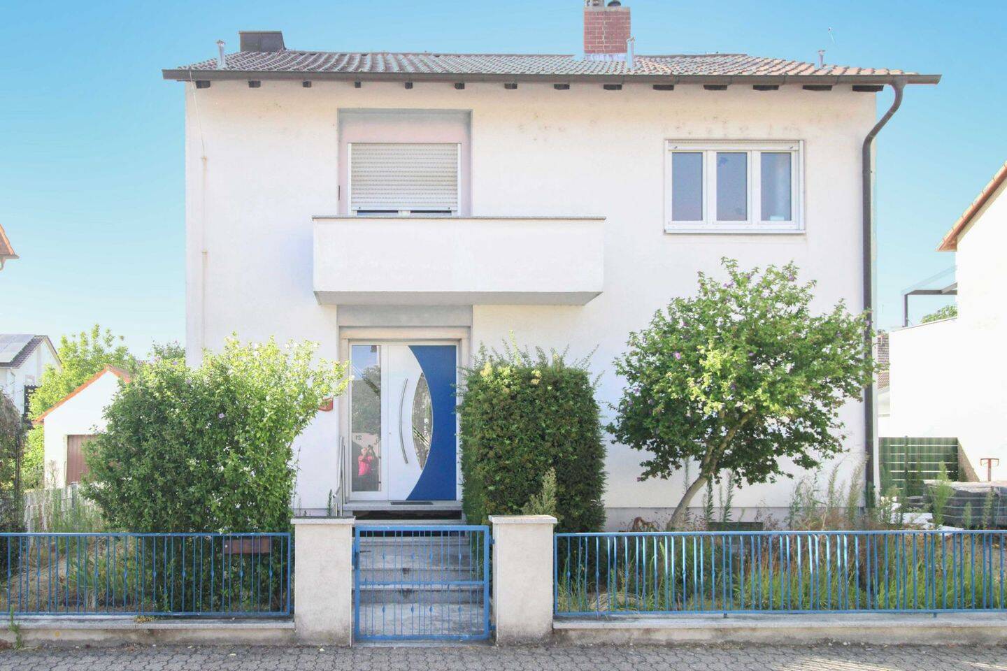 Einfamilienhaus mit Garage und großem Garten in begehrter Lage in Germersheim, 76726 Germersheim