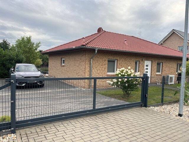 Hochwertiger Klinker-Bungalow mit Garten, 15377 Oberbarnim