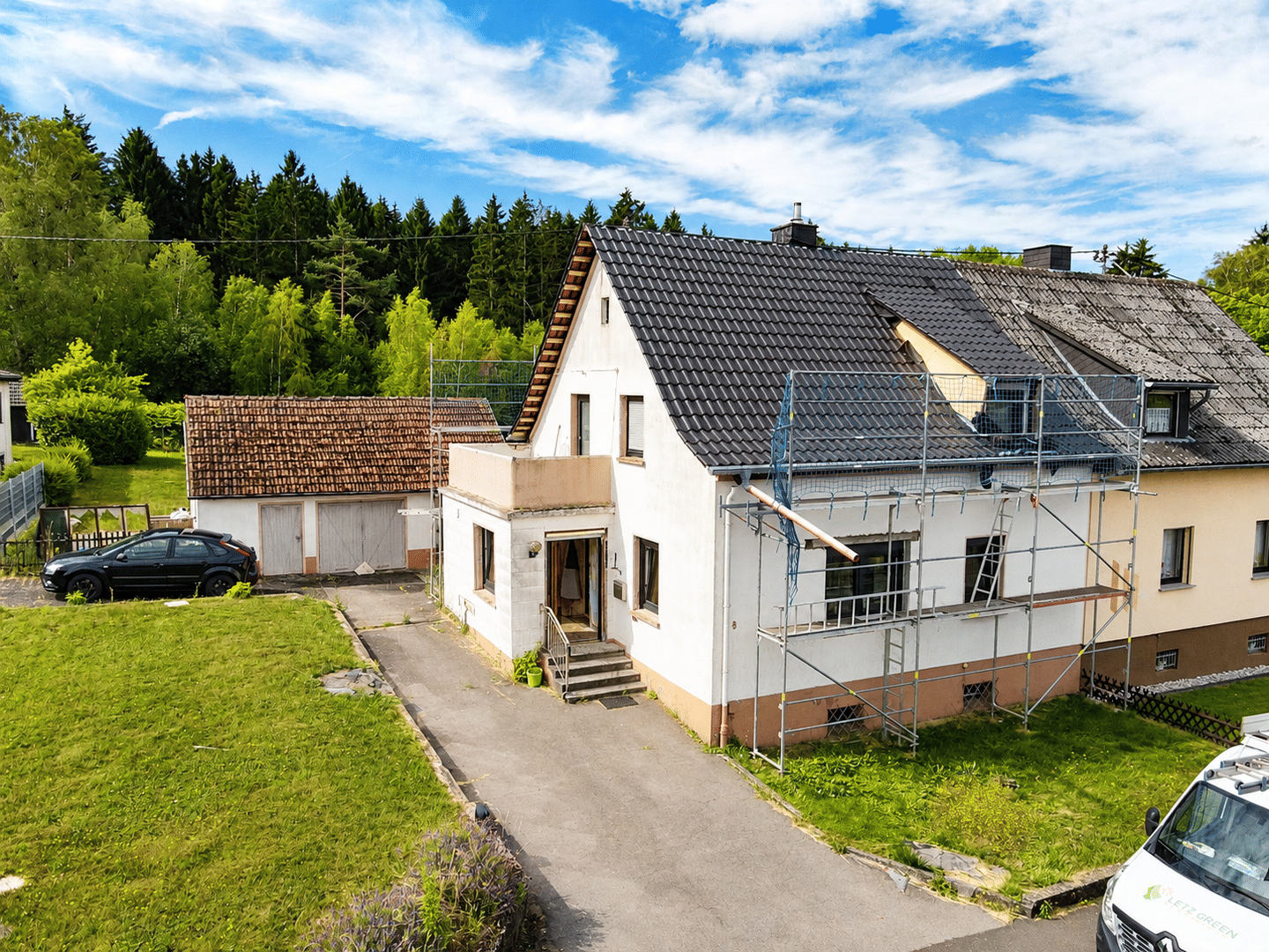 Sanierte Doppelhaushälfte mit Garage und großem Grundstück in Zerf, 54314 Zerf