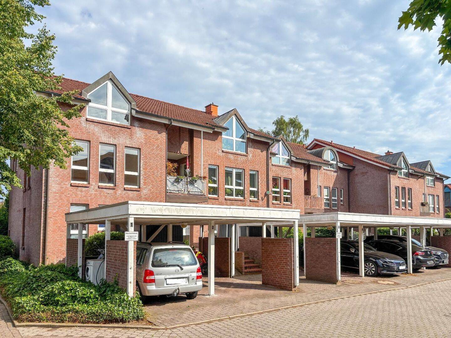 Charmante Maisonette-Wohnung mit neuer Einbauküche und Dachterrasse in Kreyenbrück, 26133 Oldenburg (Oldb) (Kreyenbrück)