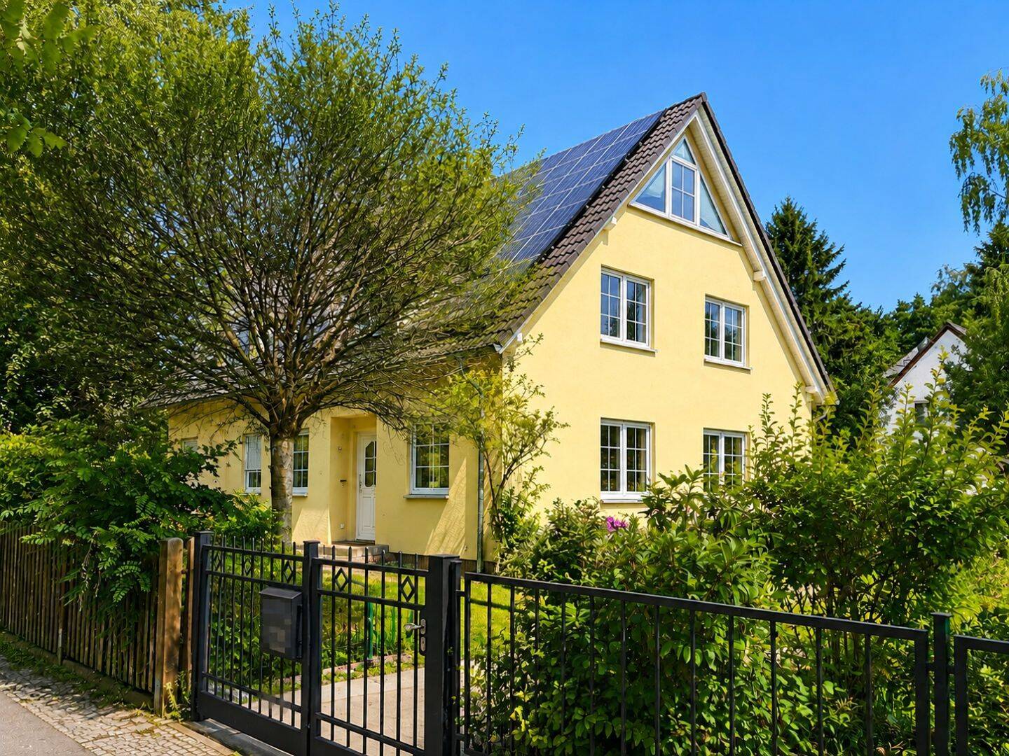 Familienglück in Heiligensee: Moderne Doppelhaushälfte mit Kamin, Solaranlage und Biogarten, 13503 Berlin (Reinickendorf)