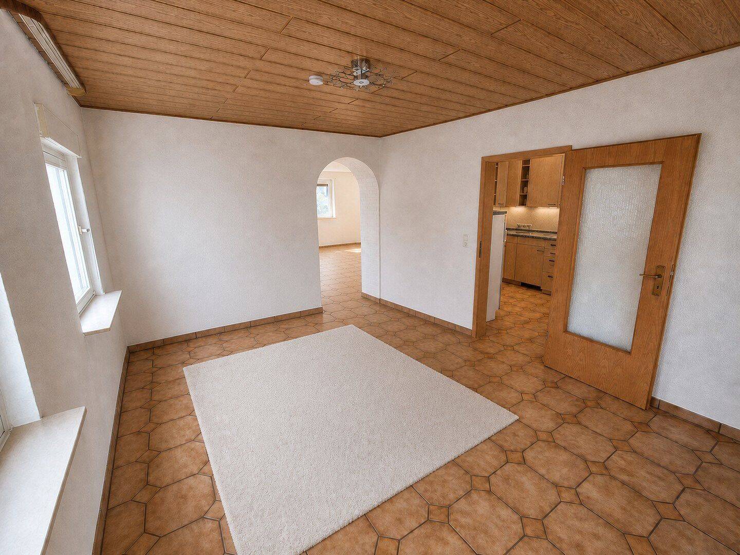 Großzügige 4-Zimmer-Wohnung mit Tageslichtbad in Neuberg-Ravolzhausen mit Klimaanlage, 63543 Neuberg