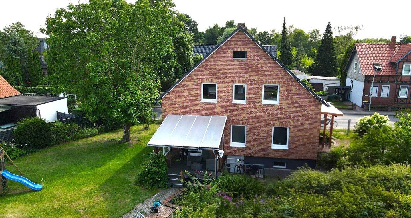 Viel Platz für die ganze Familie – Einfamilienhaus mit Einliegerwohnung in Braunschweig-Bienrode, 38110 Braunschweig