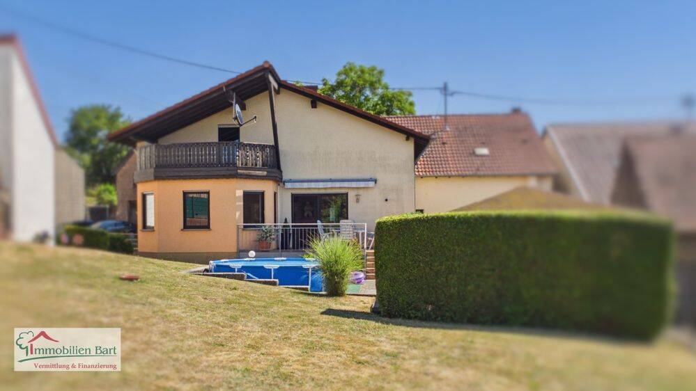 GRENZNÄHE LUXEMBURG: 2 HÄUSER MIT 2 GARAGEN UND TOLLEM GARTEN!, 66693 Mettlach