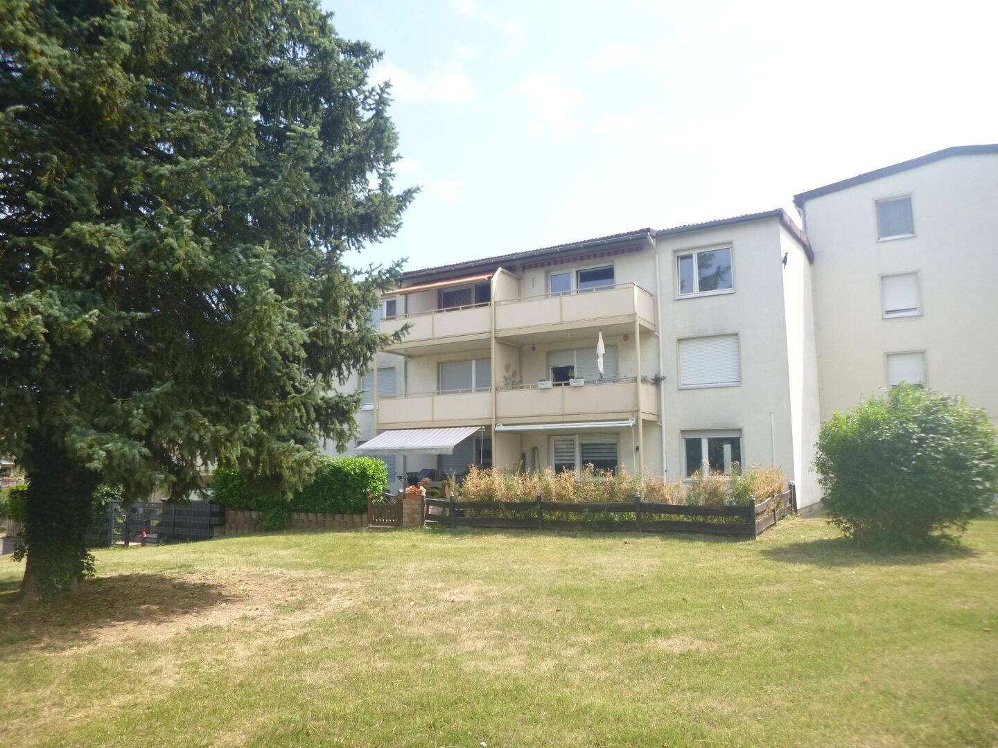 Für Eigennutzer und Anleger: perfekt aufgeteilte 3-Zimmer-ETW mit Blick ins Grüne !, 61118 Bad Vilbel
