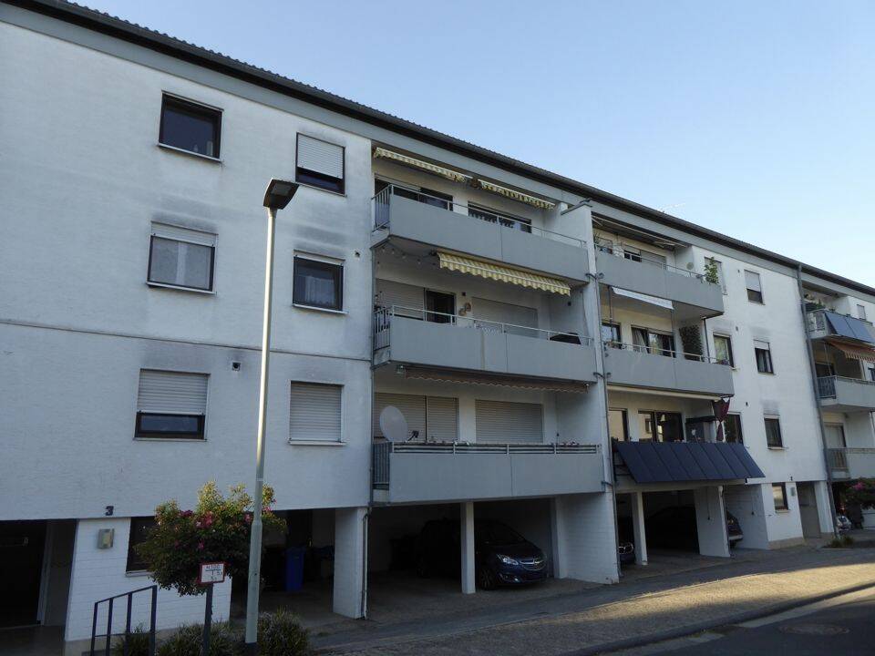 Großzügige Wohnung mit sonnigem Balkon in einer ruhigen Sackgasse!, 61191 Rosbach v.d. Höhe