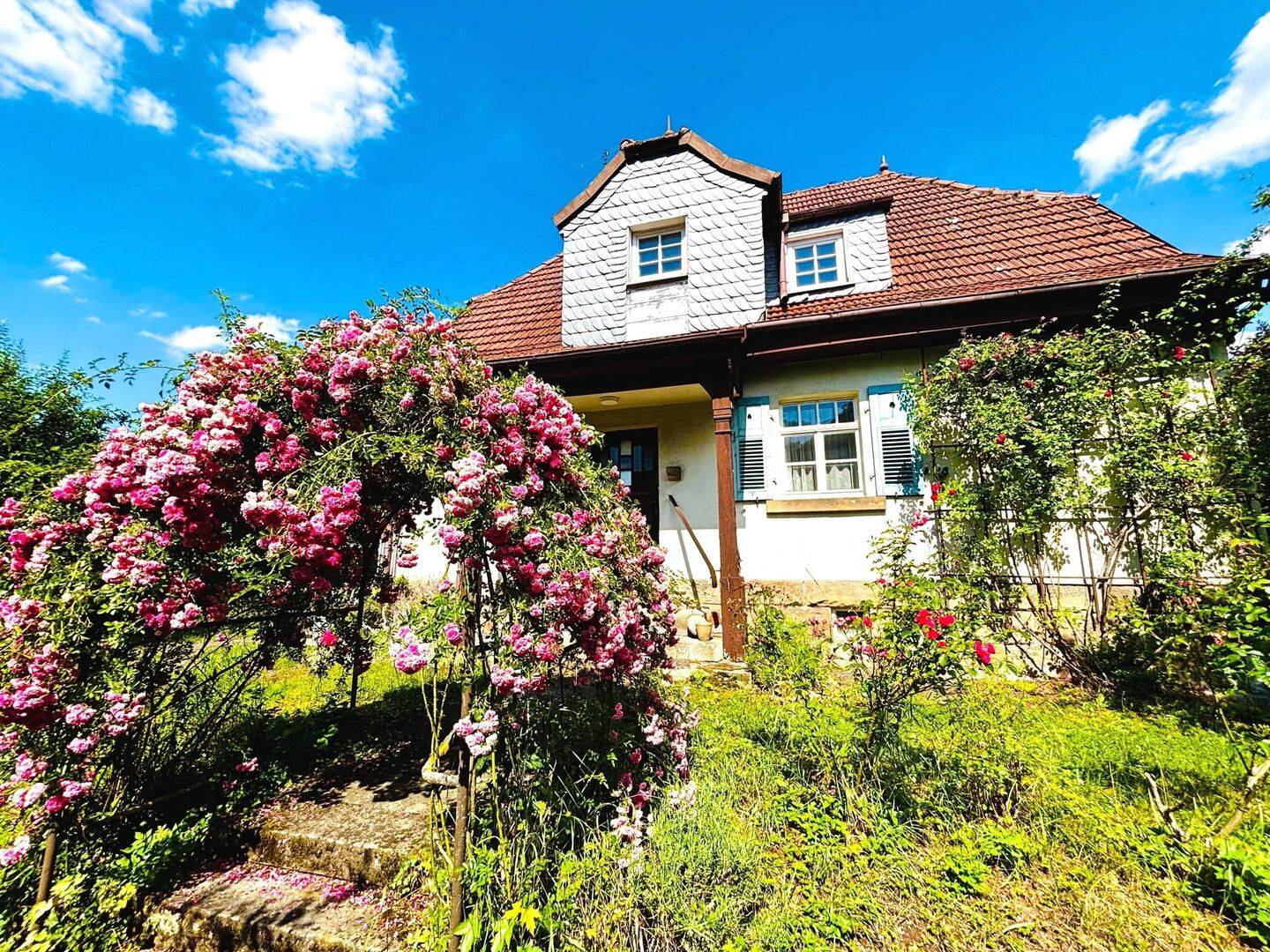 Ihr neues Zuhause im altstadtnahen Grün mit Freiraum für eigene Ideen… charmantes Haus auf einem 614m² großen Grundstück, 96106 Ebern