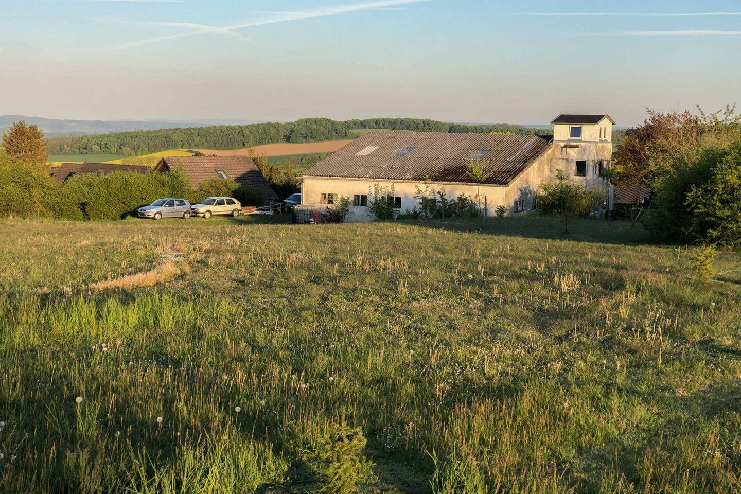 Seltene Gelegenheit; Grundstück mit Flughangar und Wohnung!, 37186 Moringen