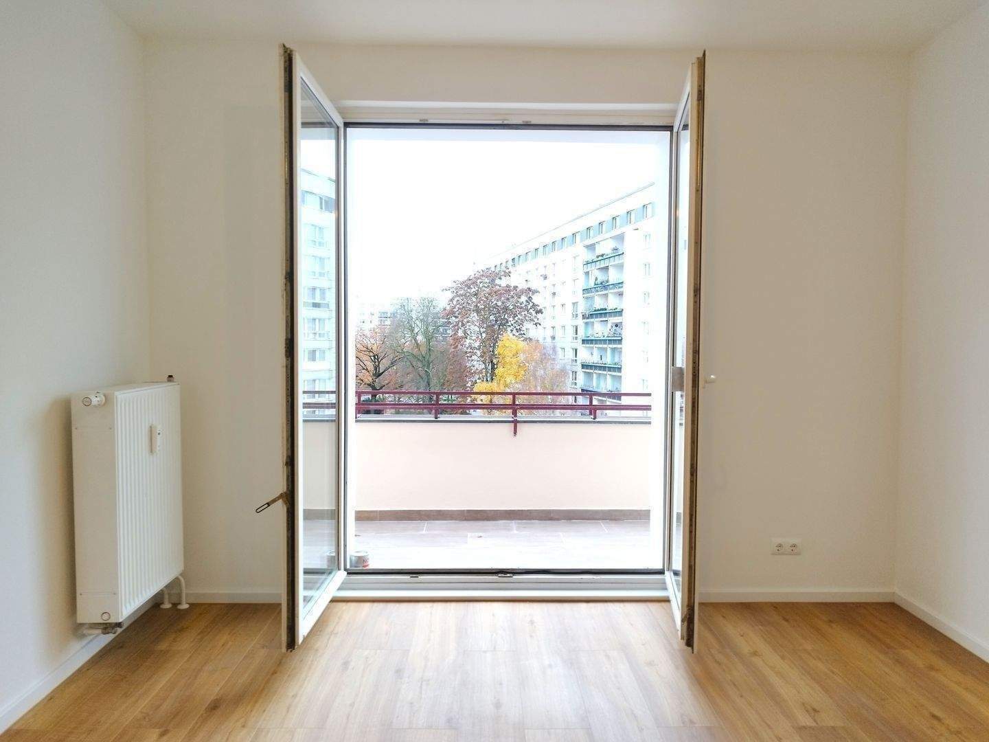 0178-8236274 – 3-Zi.-Altbau – Erstbezug nach vollsanierung – Besichtigung auch am WE