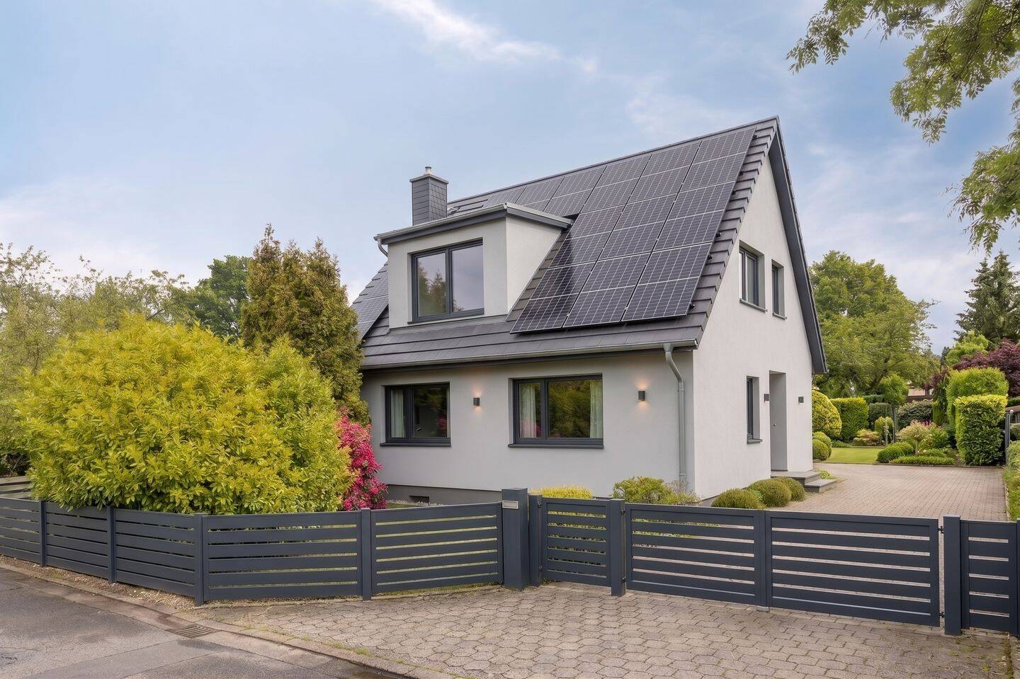 Naturidylle trifft XXL-Freiraum: Einfamilienhaus mit riesiger Hobbyhalle in Krefeld-Verberg!, 47802 Krefeld