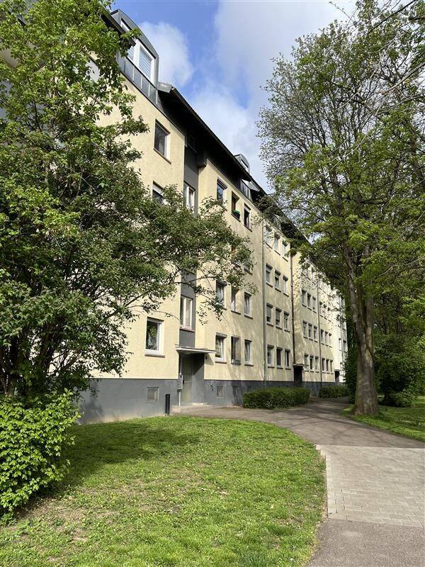 4-Zimmer unterm Dach, 70376 Stuttgart (Bad Cannstatt Burgholzhof Münster Zuffenhausen)