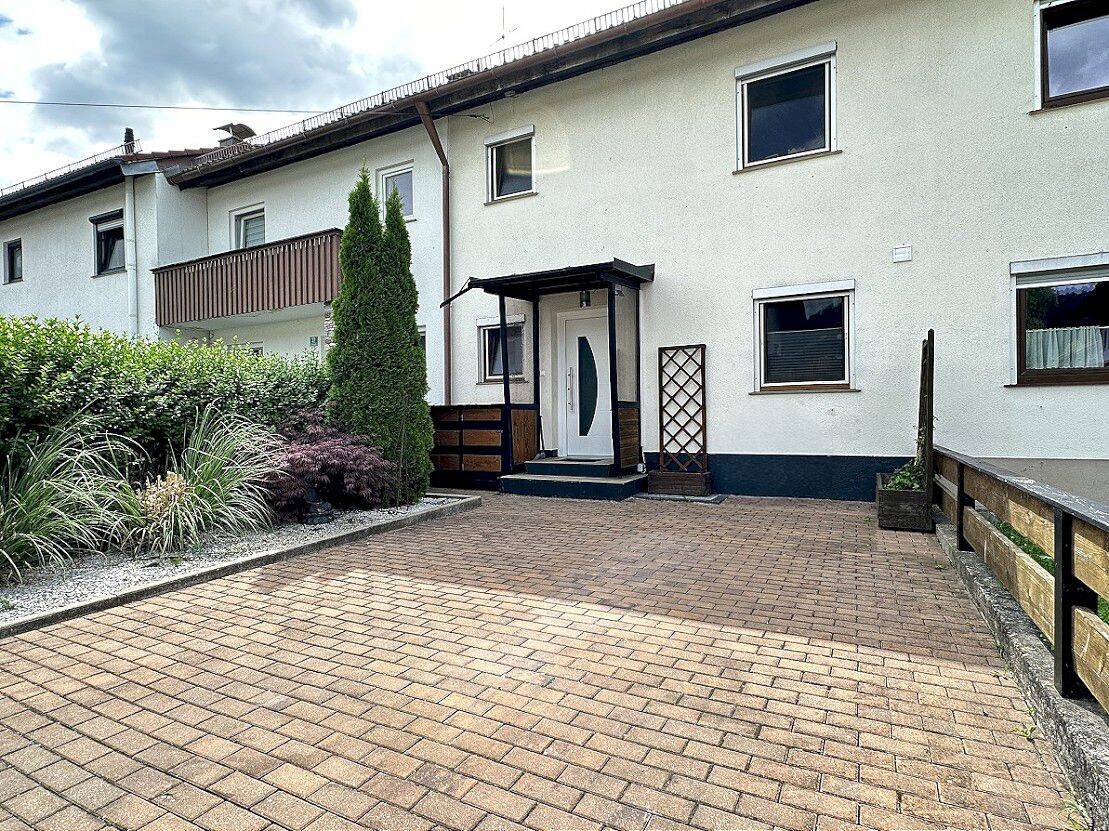 Traumhafte Aussichten: Topgepflegtes RMH mit Garten kurzfristig beziehbar, 83088 Kiefersfelden