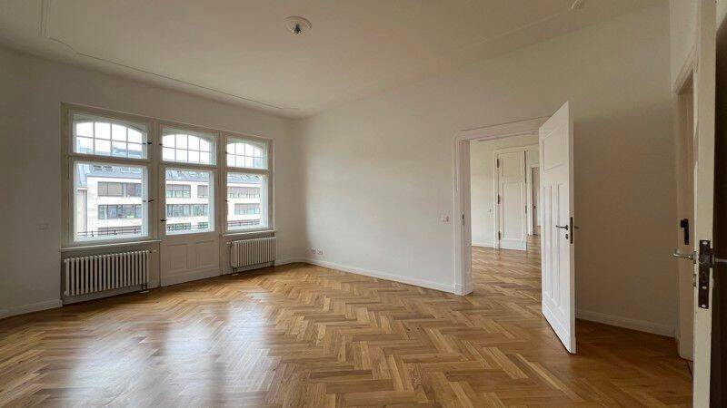 Sanierter Stuckaltbau in Traumlage., 10627 Berlin (Charlottenburg-Wilmersdorf Charlottenburg)