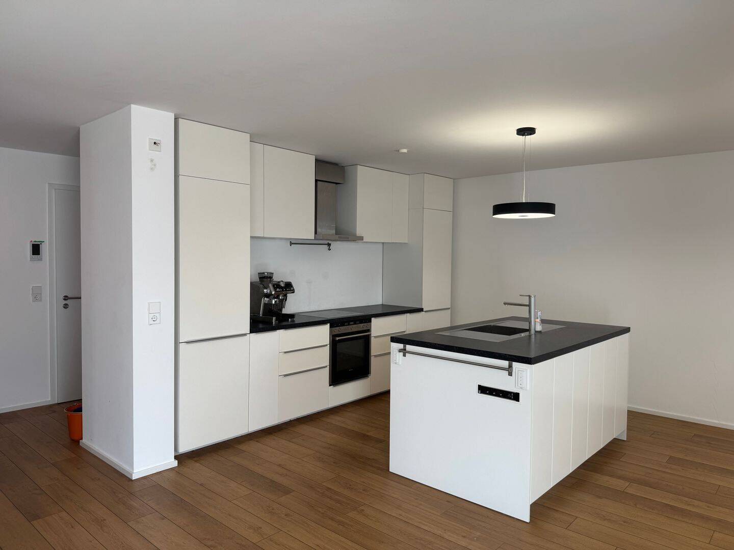 4-Zimmer-Wohnung mit hochwertiger Ausstattung, Smart Home, Balkon-PV und Garage mit Wallbox, 75196 Remchingen