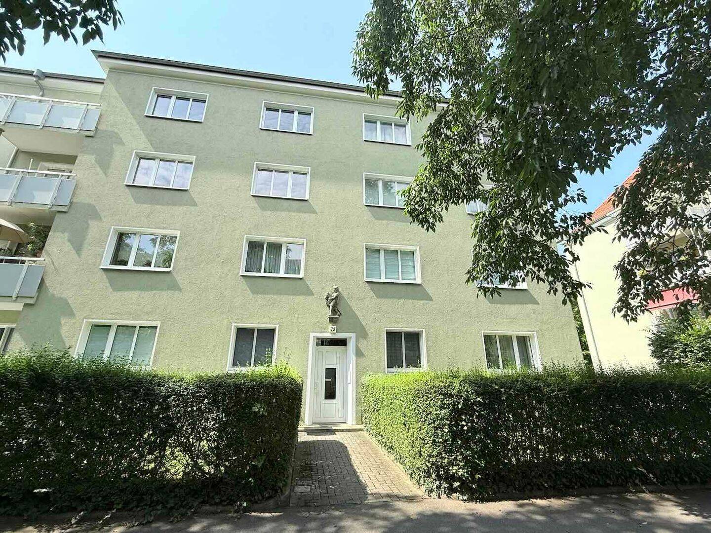 Leerstehende 2,5 Zimmerwohnung! Loggia! Tageslichtbad! Badewanne!, 1277 Dresden