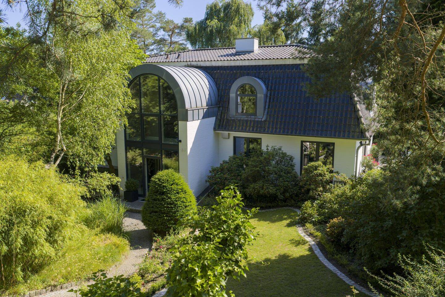 ***ELEGANZ TRIFFT NATUR – EXKLUSIVES ANWESEN MIT POOL IN BEGEHRTER WALDRANDLAGE***, 21220 Seevetal