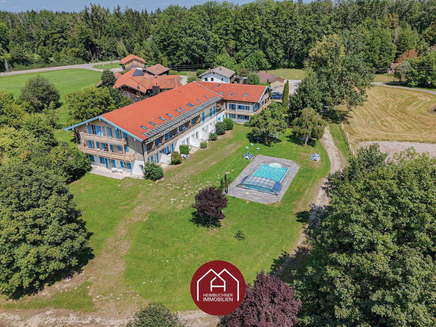 Erdgeschosswohnung mit eigenem Garten, Pool & Tennisplatz am Chiemsee, 83236 Übersee
