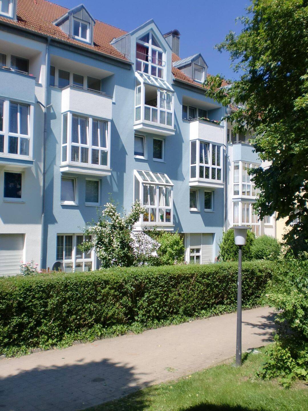 Lichtdurchflutete 2-Zimmer-Maisonette-Wohnung, 93051 Regensburg (Galgenberg Großprüfening-Dechbetten-Königswiesen Kumpfmühl-Ziegetsdorf-Neuprüll)